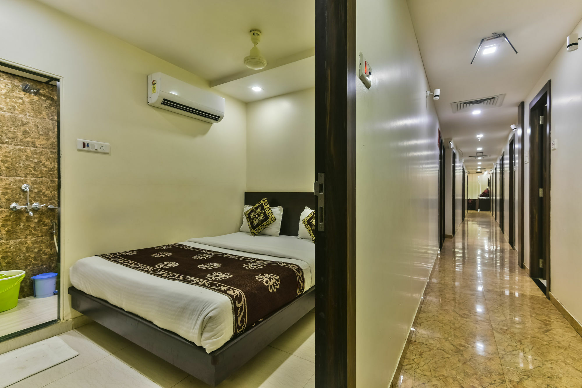 Hotel Guestinn Residency Bombay Exterior foto
